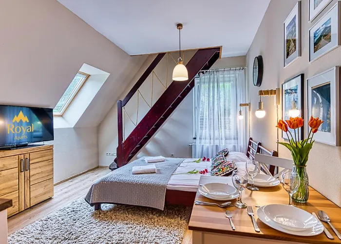 Royal Aparts Vika Gorskie Z Ogrodem Daire