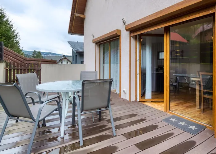 Royal Aparts Vika Gorskie Z Ogrodem Daire *